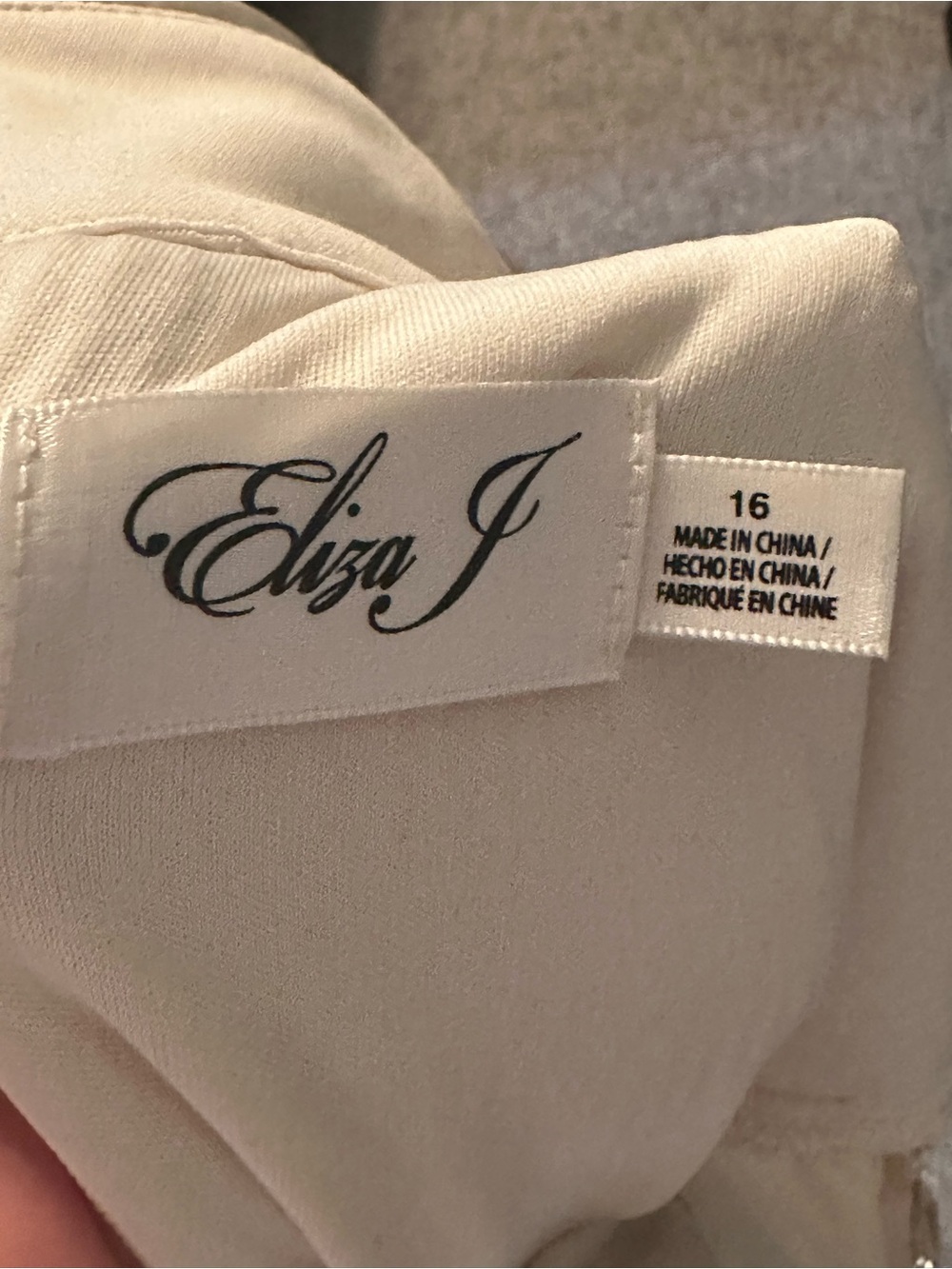 Eliza J Cream Blouse with Branded Label - Picture 5 of 5